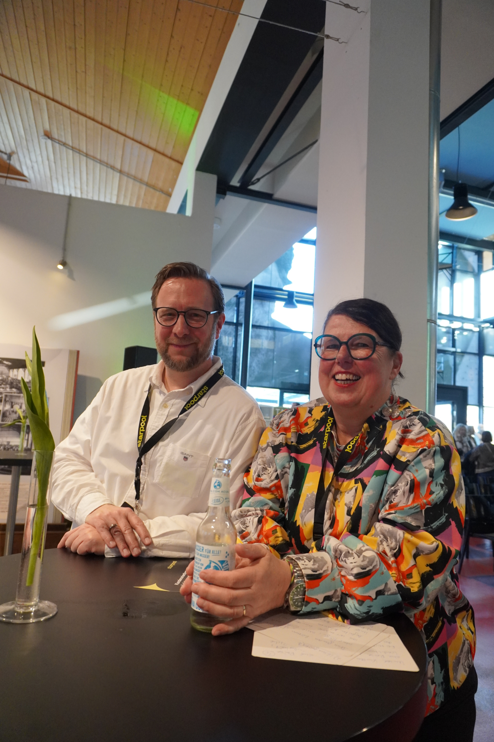 GF Christian Niemann und Bettina Vockel auf dem starpool Forum Hamburg