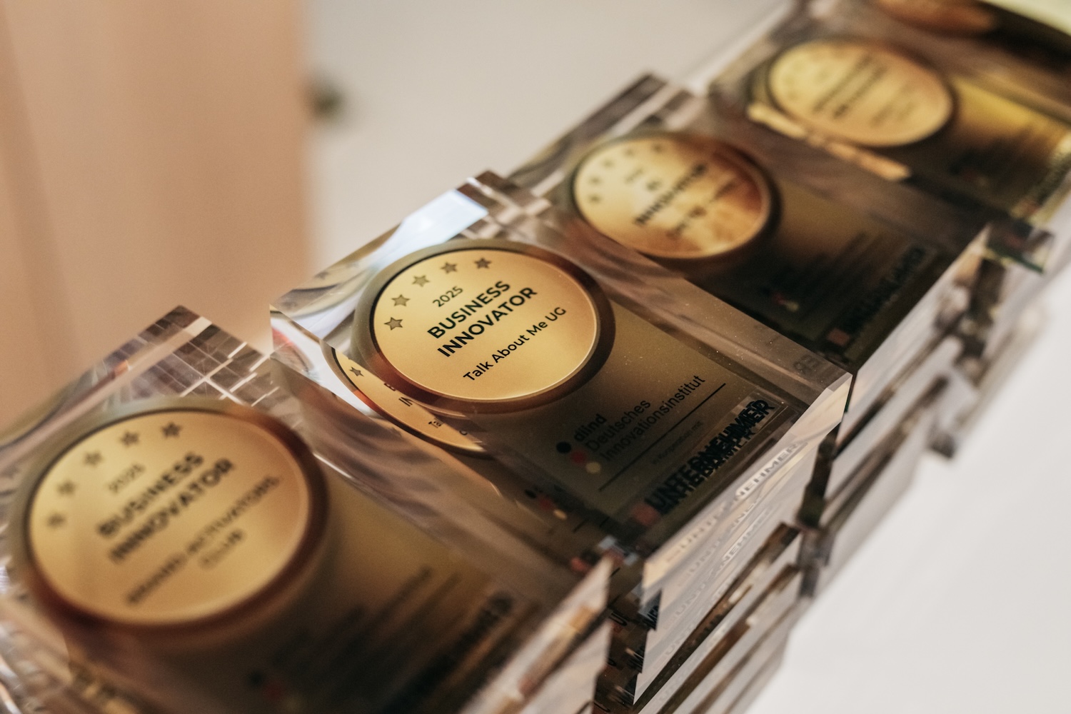 Awards-Fotograf-Frankfurt-offenblende-TA-0040-scaled Alle Awards vor der Verleihung auf einem Bild