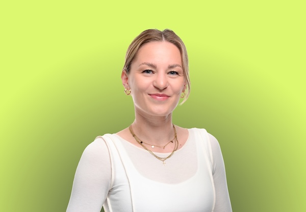 Portraitfoto von Olga Paustian Sales Managerin bei der Starpool Finanz GmbH in der Ratenkredit-Unit